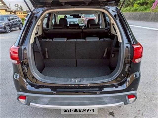 Mitsubishi OUTLANDER 2017-09 6682812-7