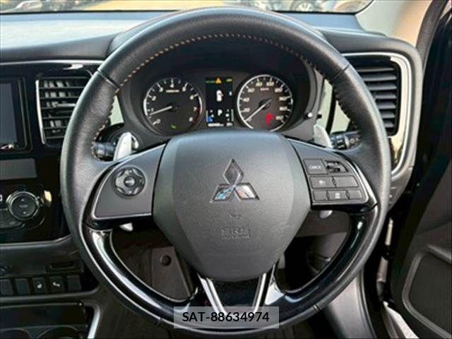 Mitsubishi OUTLANDER 2017-09 6682812-8