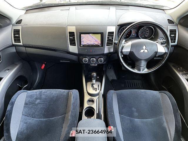 Mitsubishi OUTLANDER 2011-08 7060144-1