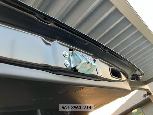 Mitsubishi OUTLANDER 2018-07 7060146-16