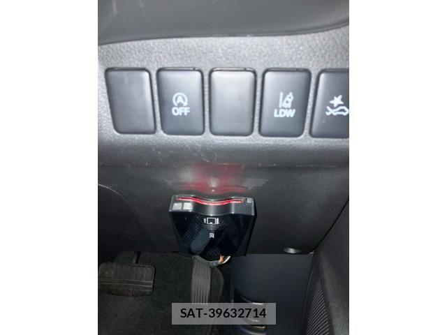 Mitsubishi OUTLANDER 2018-07 7060146-19