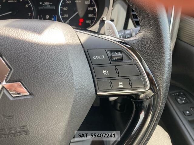 Mitsubishi OUTLANDER 2016-11 7223352-17