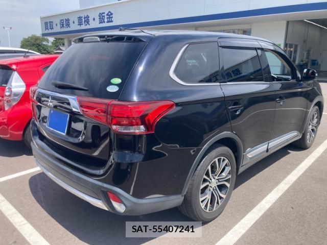 Mitsubishi OUTLANDER 2016-11 7223352-1