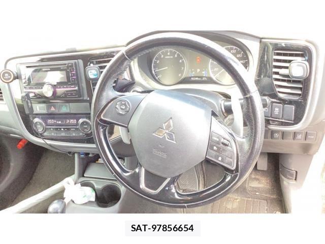 Mitsubishi OUTLANDER 2015-10 7456665-9