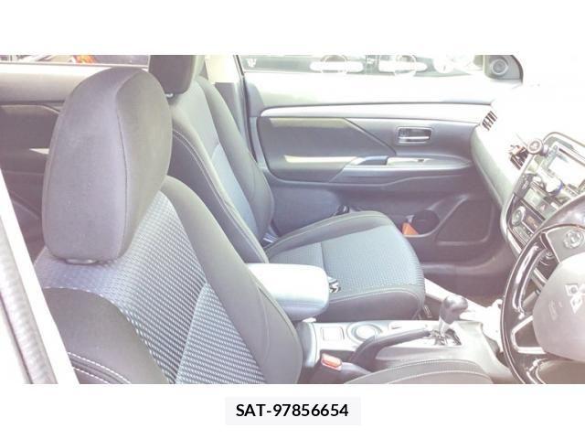 Mitsubishi OUTLANDER 2015-10 7456665-13