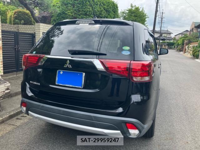 Mitsubishi OUTLANDER 2016-01 7456663-3