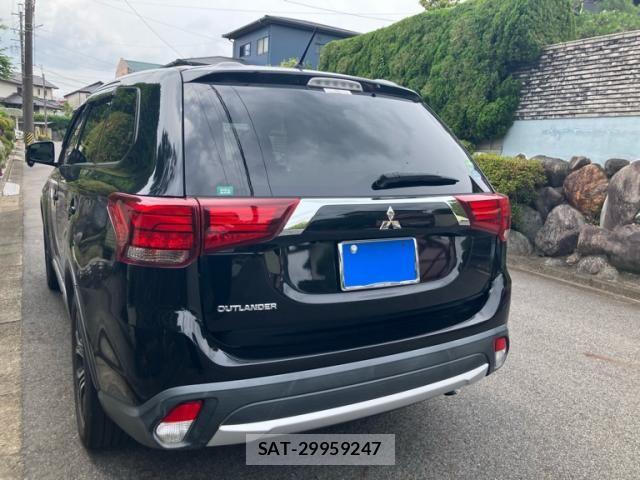 Mitsubishi OUTLANDER 2016-01 7456663-4