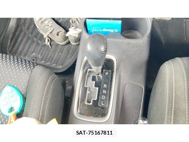 Mitsubishi OUTLANDER 2015-10 7562608-17