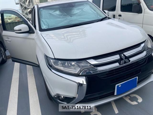 Mitsubishi OUTLANDER 2015-10 7562608-1