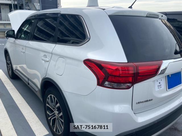 Mitsubishi OUTLANDER 2015-10 7562608-3
