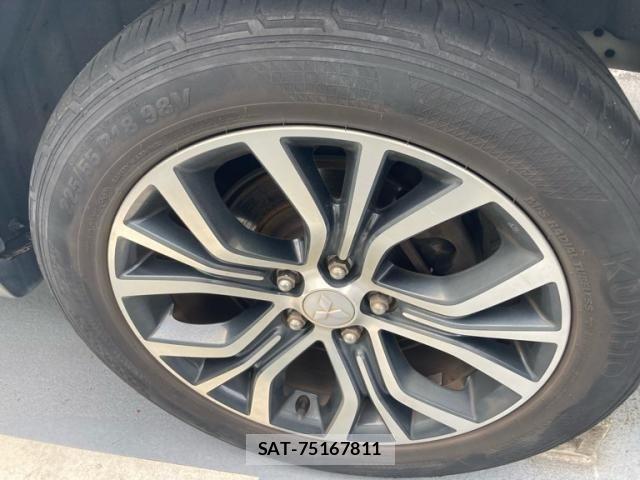 Mitsubishi OUTLANDER 2015-10 7562608-4