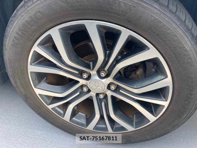 Mitsubishi OUTLANDER 2015-10 7562608-6