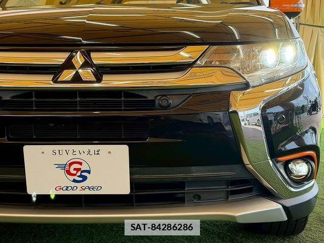 Mitsubishi OUTLANDER 2018-02 7788063-14