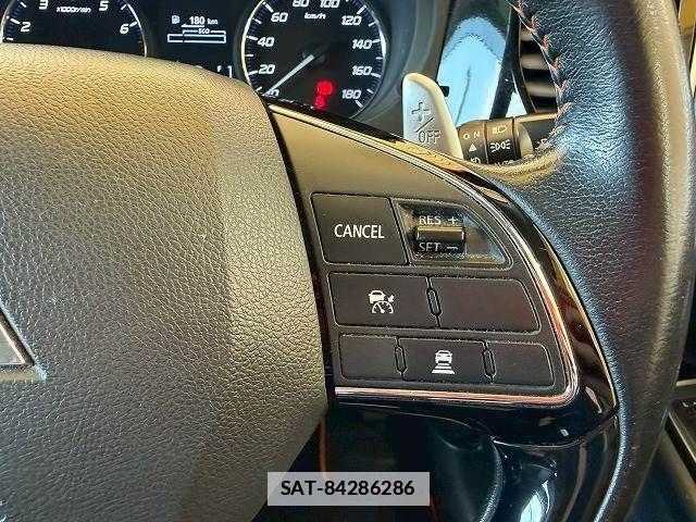 Mitsubishi OUTLANDER 2018-02 7788063-5