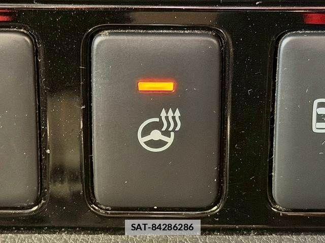 Mitsubishi OUTLANDER 2018-02 7788063-6