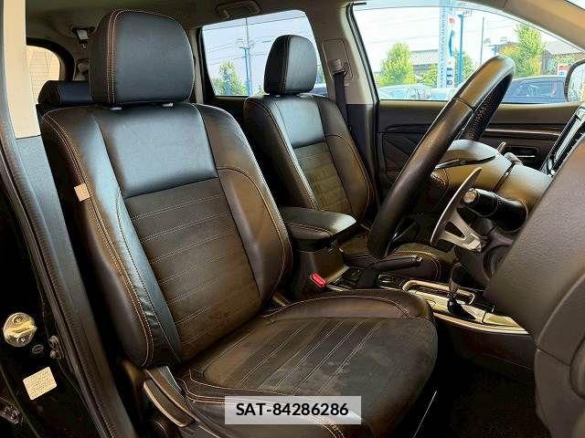 Mitsubishi OUTLANDER 2018-02 7788063-8