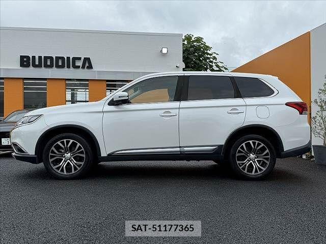 Mitsubishi OUTLANDER 2017-08 7788062-10