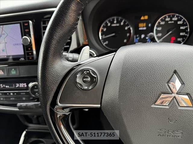 Mitsubishi OUTLANDER 2017-08 7788062-23