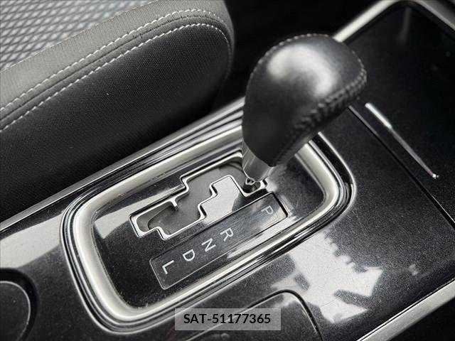 Mitsubishi OUTLANDER 2017-08 7788062-27