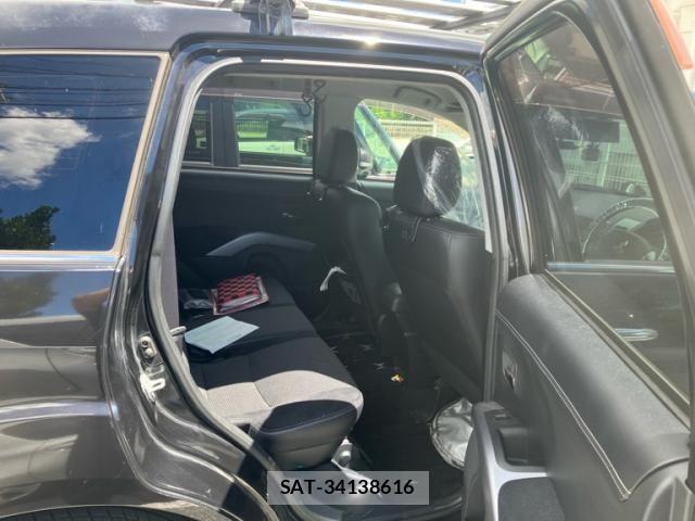 Mitsubishi OUTLANDER 2010-03 7878678-19