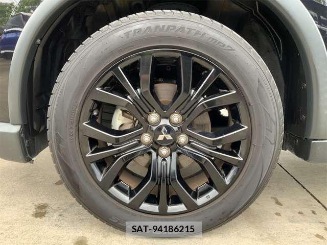 Mitsubishi OUTLANDER 2019-04 8075062-16
