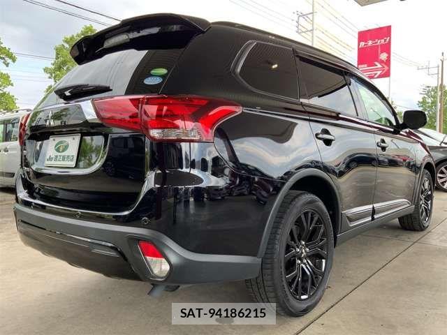 Mitsubishi OUTLANDER 2019-04 8075062-5