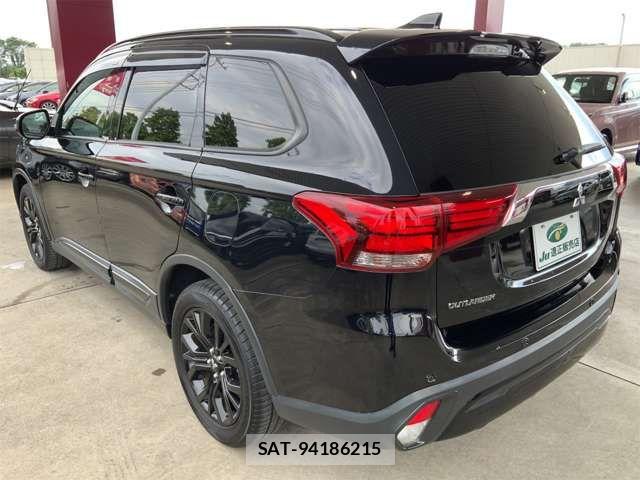 Mitsubishi OUTLANDER 2019-04 8075062-7