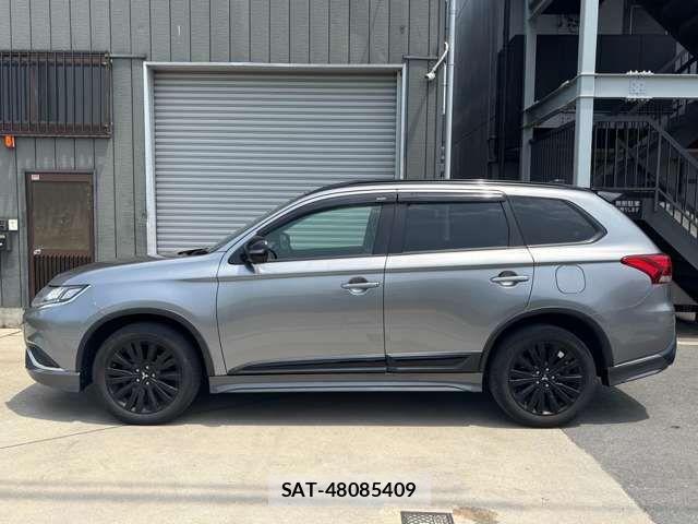 Mitsubishi OUTLANDER 2020-04 8131817-5