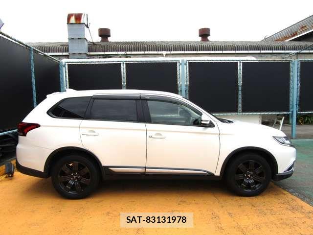 Mitsubishi OUTLANDER 2018-05 8797073-4