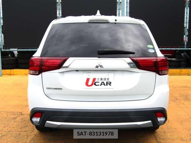 Mitsubishi OUTLANDER 2018-05 8797073-6
