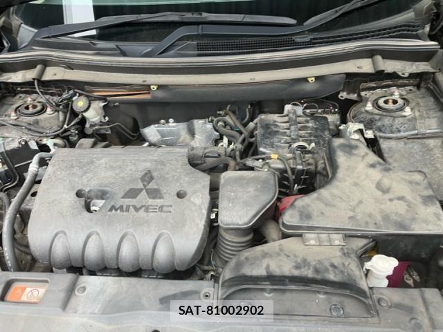 Mitsubishi OUTLANDER 2017-10 8830995-22