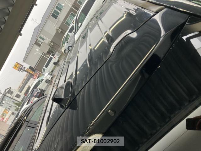 Mitsubishi OUTLANDER 2017-10 8830995-23