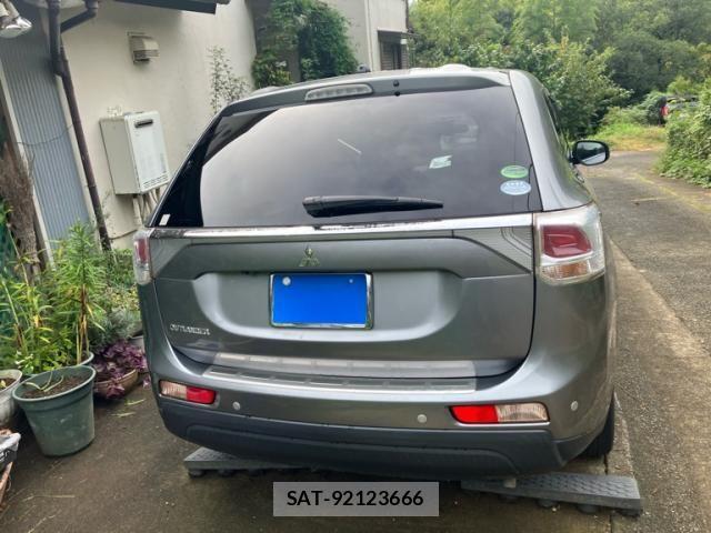 Mitsubishi OUTLANDER 2013-01 1326536-2