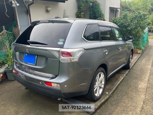Mitsubishi OUTLANDER 2013-01 1326536-3