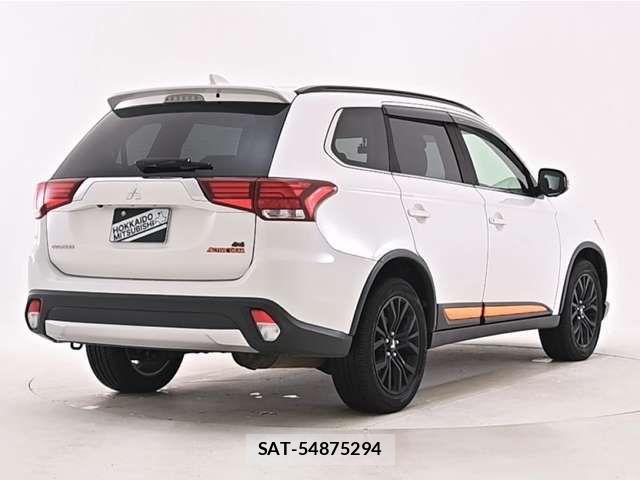 Mitsubishi OUTLANDER 2017-11 2673445-19