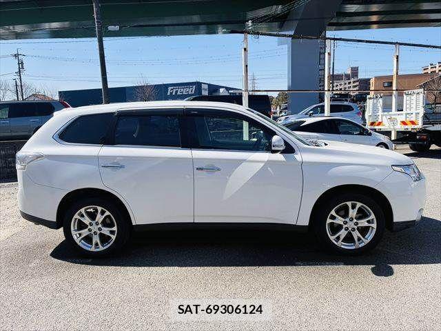 Mitsubishi OUTLANDER 2013-01 4598913-17