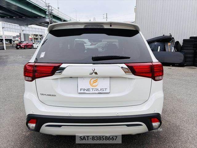 Mitsubishi OUTLANDER 2018-08 4598910-19