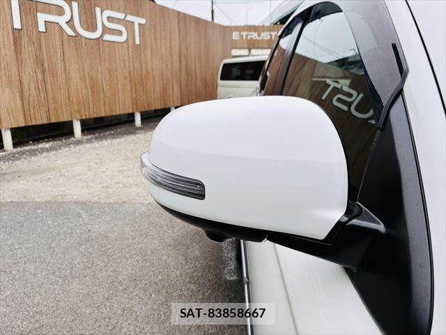 Mitsubishi OUTLANDER 2018-08 4598910-27