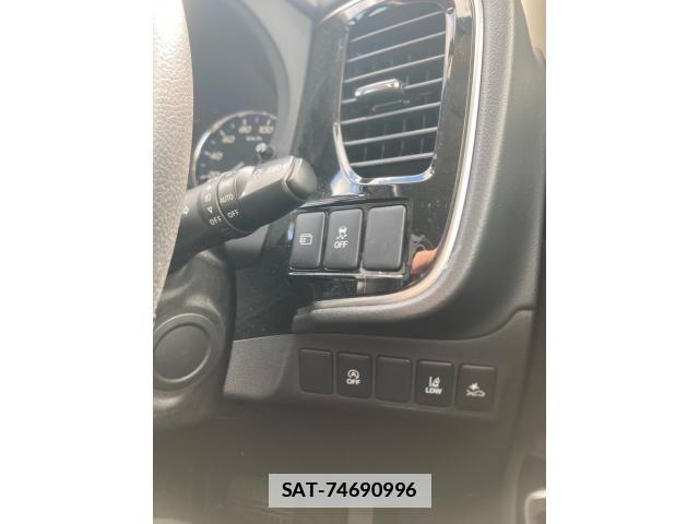 Mitsubishi OUTLANDER 2018-03 6246561-15