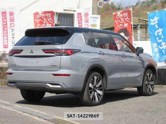 Mitsubishi OUTLANDER 2024-01 6673074-2
