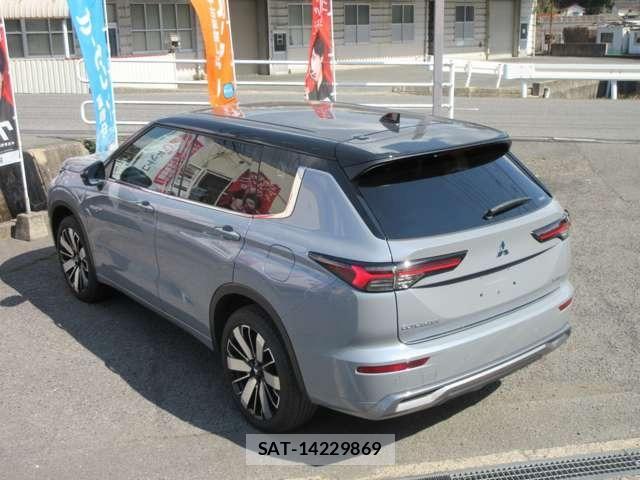 Mitsubishi OUTLANDER 2024-01 6673074-5