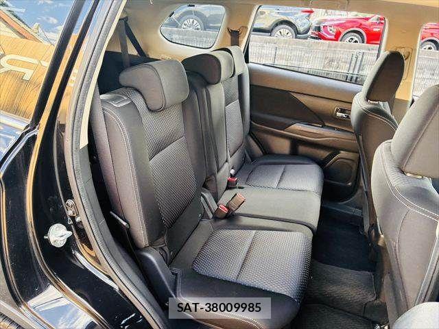 Mitsubishi OUTLANDER 2015-07 6673075-9