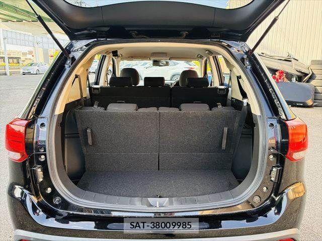 Mitsubishi OUTLANDER 2015-07 6673075-11