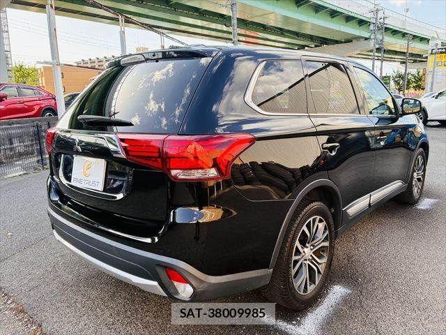 Mitsubishi OUTLANDER 2015-07 6673075-19