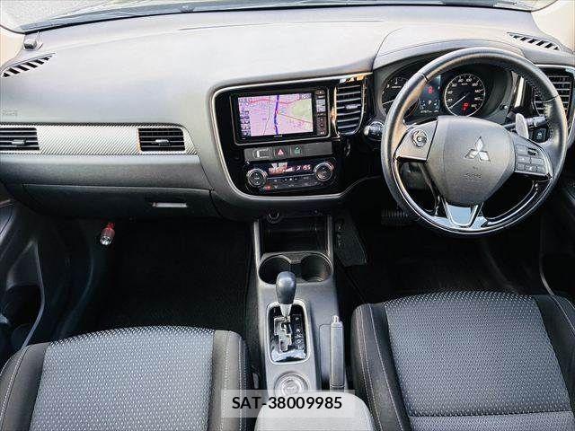 Mitsubishi OUTLANDER 2015-07 6673075-2