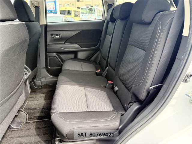 Mitsubishi OUTLANDER 2018-10 7223354-9