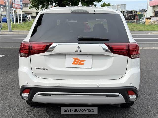 Mitsubishi OUTLANDER 2018-10 7223354-22