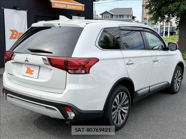 Mitsubishi OUTLANDER 2018-10 7223354-23
