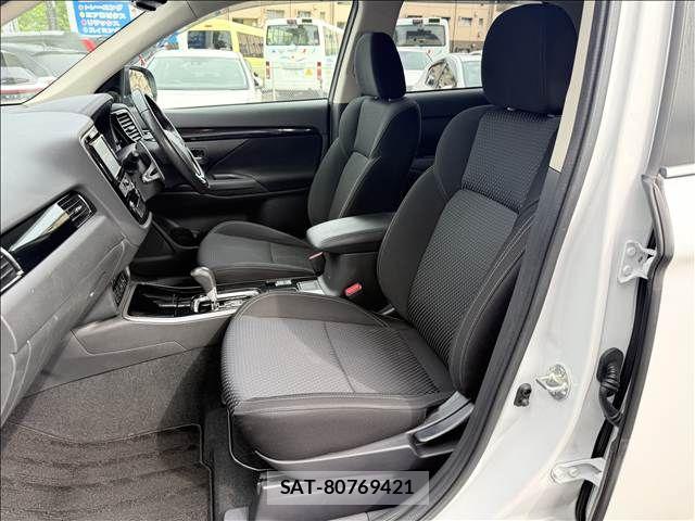 Mitsubishi OUTLANDER 2018-10 7223354-24
