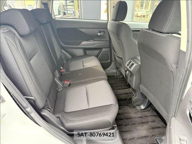 Mitsubishi OUTLANDER 2018-10 7223354-25
